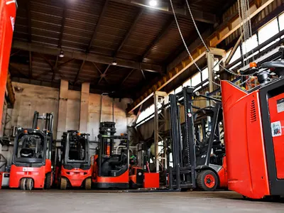 Strefa Szkoleń 3S - szkolenia zawodowe, szkolenia obsługa wózków, suwnic, podestów. Uprawnienia energetyczne G1, G2, G3